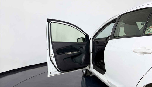 Imagen 13 de 15 de 108633 - Toyota Yaris 2015 Con Garantía