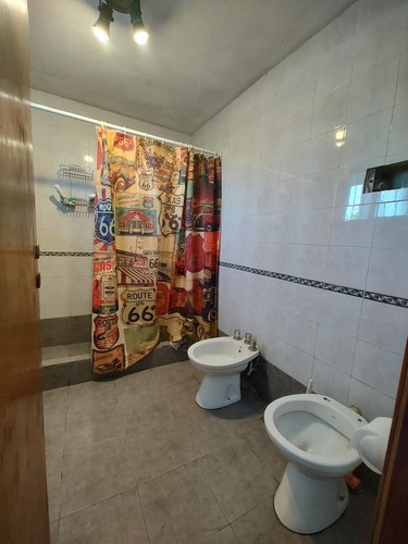 Casa En Venta - 4 Dormitorios 2 Baños - 201mts2 - Mar Del Plata
