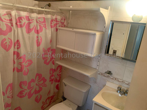 Ss: Vende Apartamento 25-3965 En La Florida De 150 M2, 3h/3b/1pe