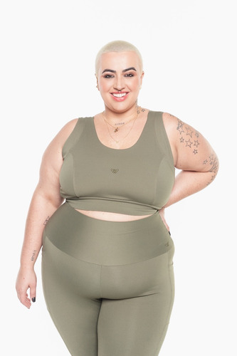 Imagem 5 de 10 de Top Plus Size Média Sust. V Emana® Wonder Size Verde