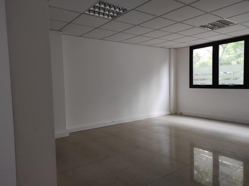 Imagen 7 de 13 de Venta Oficina Con Cochera - Centro