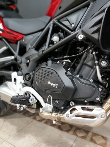 Imagen 14 de 17 de Benelli Trk 502 Av 1