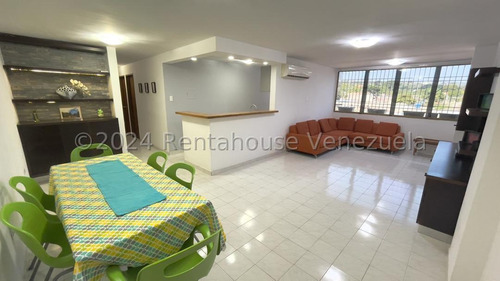 Lindo Apartamento En Venta Cabudare Codigo 24-23214, Res Los Cipreses, Muy Cómodo, Con Tanque Cilidrico, Concepto Moderno Cocina Sala Integrada, De Facil Acceso, Soy Gabi Irastorza De Rentahouse. 