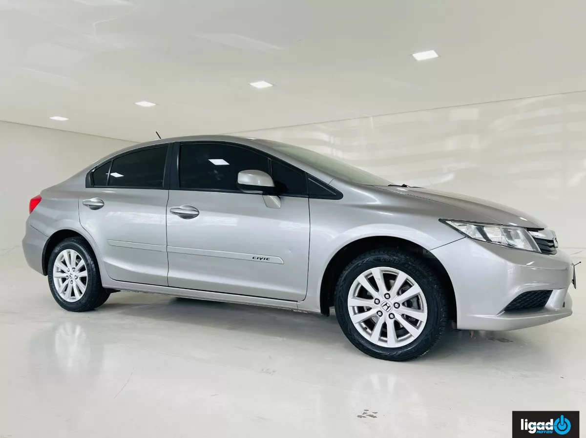 Honda Civic 1.8 Lxs Flex Aut. 4p