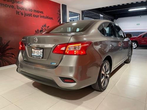 Imagen 6 de 15 de Nissan Sentra Exclusive 2017
