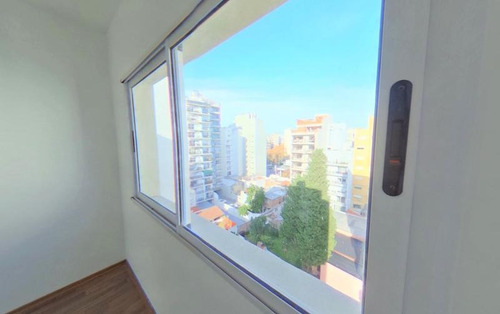 Imagen 14 de 20 de En Barrio Residencial A Metros De Congreso, 2 Ambientes Con Balcon