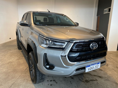 Imagen 3 de 14 de Toyota Hilux Srv 2.8 Tdi 4x4 At Accesorios Vehiculosdeloeste