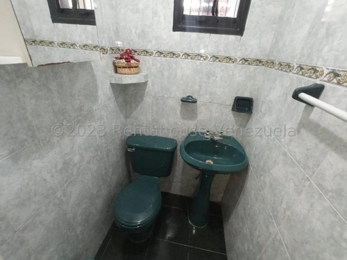 Hermoso Townhouse Amoblado En El Mejor Conjunto Residencial De Parque Valencia, Cocina Equpada Y Con Tope De Granito, Doble Entrada Con Porton Y Cerco Electrico, Camaras De Seguridad