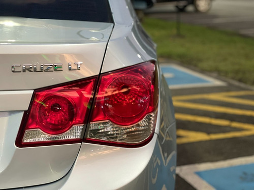 Imagem 12 de 14 de Chevrolet Cruze 1.8 Lt 16v Sedan
