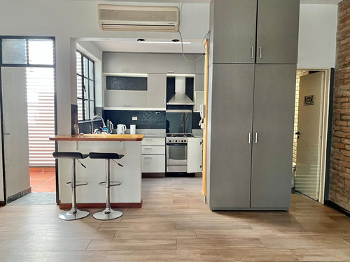 Imagen 3 de 25 de Imperdible Casa Hecha A Nuevo Con Terraza Propia A Cinco Cuadras Del Centro De Martinez.