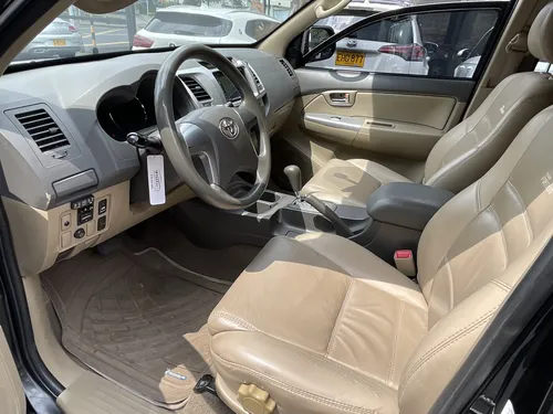 Toyota Fortuner 2.7L AT 2700CC 4X2