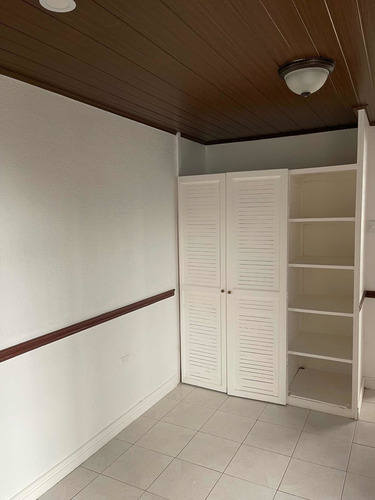 Imagen 4 de 14 de Apt. Tibas. Cerca Hospital Unibe, Mall Lincoln, Automercado.