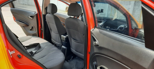 Imagen 12 de 15 de Chevrolet Sail Sedan Taxi Amarillo
