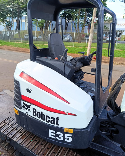 Mini-escavadeira Bobcat E35 Ref.243294