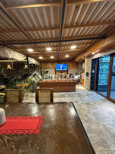 Espectacular Casa En Venta De 3 Dorm. En Lo Espejo