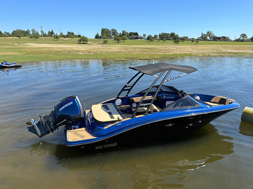 Lancha Victoria Valentino 212 Con Evinrude 150 G2 Año2023