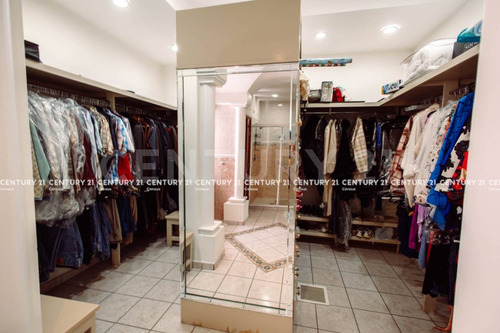 Casa En Venta En Residencial San Francisco, Chihuahua Chih.