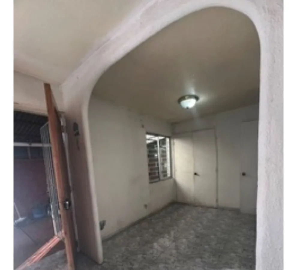 Imagen 2 de 26 de Casa Con Departamento Interior