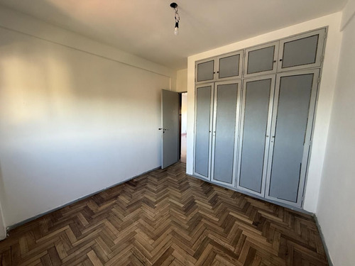 Alquiler | Departamento De 3 Ambientes Al Frente Con Balcón | Saavedra