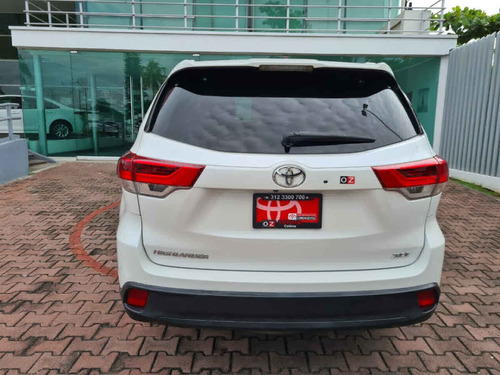 Imagen 4 de 7 de Toyota Highlander 2017 5p Xle V6/3.5 Aut