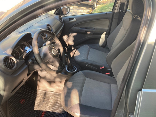 Volkswagen Voyage 1.6 Comfortline 101cv 2010