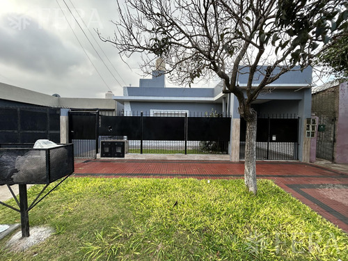 Venta De Ph 4 Ambientes Con Patio En Villa Dominico