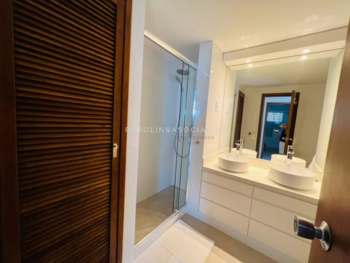 Espectacular Apartamento En Venta En Edificio Malecón, Punta Del Este.