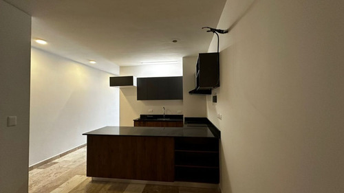 Departamento-estudio En Complejo Vertical, Zona Norte Premium, Mérida. Venta