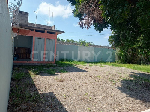 Venta Terreno Bardeado A Pie De Calle
