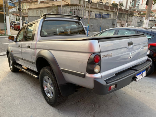 Imagem 2 de 13 de Mitsubishi L200 2.5 Hpe Outdoor Diesel 2011 - Confira