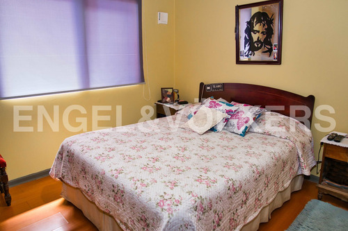 Imagen 10 de 16 de Casa Comercial