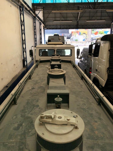 Imagem 9 de 10 de Caminhão Mercedes Benz 1620 03 Tanque