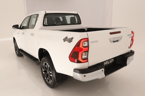 Imagen 2 de 14 de Toyota Hilux 4x4 Srx Automatica At 2.8