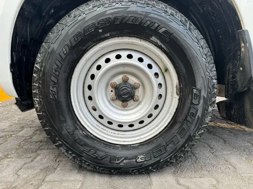 Nissan Np300 2020