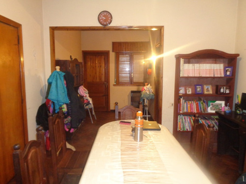 Venta De Casa En Burzaco C/ 3 Dormit./garaje,galeria Y Amp