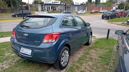 Imagen 4 de 8 de Chevrolet Onix Lt