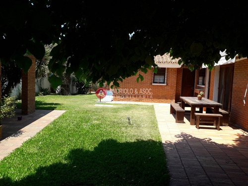 Casa En Zona De Cantegril - Ref: 6261