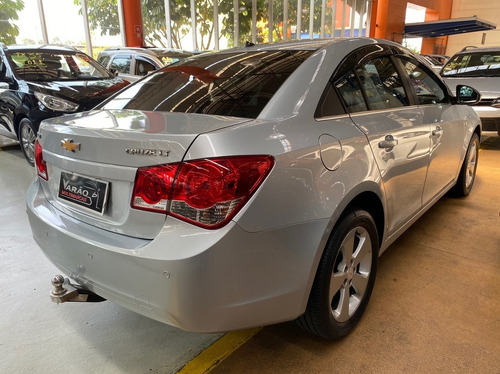 Imagem 4 de 15 de Chevrolet Cruze 1.8 Lt 16v Sedan 2012