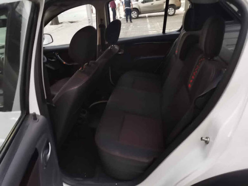 Imagen 5 de 5 de Renault Stepway 2015 5p Dynamique L4/1.6 Man Medianav