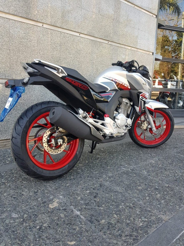 Imagen 6 de 7 de Honda Cb 250 2023 Linea Nueva! Solo En Reggio Motos