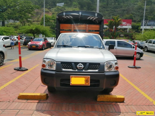 Nissan Frontier 24l Mt 2400 Cc 4x2 Estacas