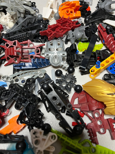Lego Bionicle Piezas Sueltas 1 Nocturn, Barraki, Toa Mahri, Gadunka Y Matoran (Usado)