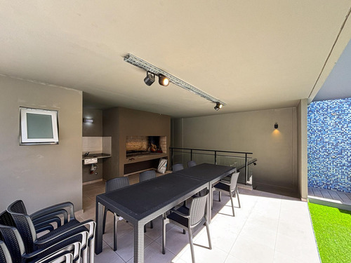 Departamento De 2 Dormitorios A Estrenar Con Cochera, Patio Y Amenities