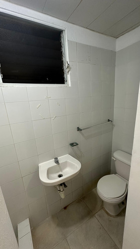 Apartamento De Alquiler En La Esperilla