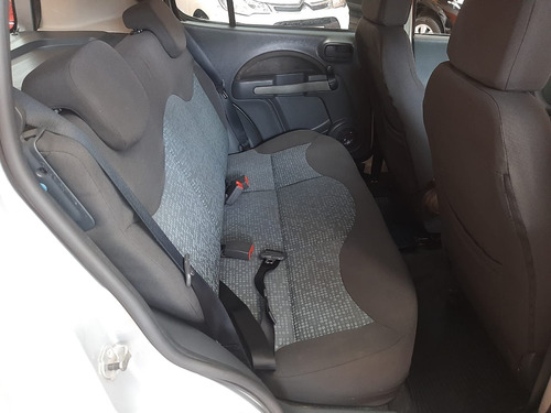 Fiat Uno 1.4 Attractive Flex 5p