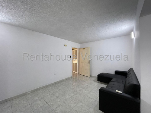 Excelente Apartamento En Alquiler En Urbanización Privada Narayola La Morita Amoblado Piso Bajo Listo Para Mudarse Nela 25-17684