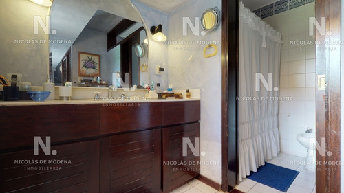 Venta De Casa 7 Dormitorios En Barrio Golf- Ref: 664
