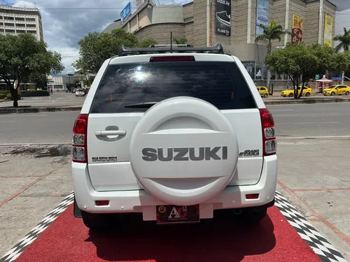 Suzuki Grand Vitara SZ 2.4 MT 4X2