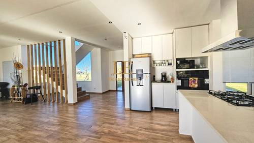 Casa En Venta Al Rio - El Cazal
