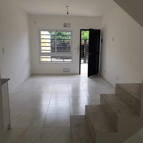 Imagen 3 de 10 de Venta Departamento 2 Amb Tipo Duplex Al Frente San Miguel